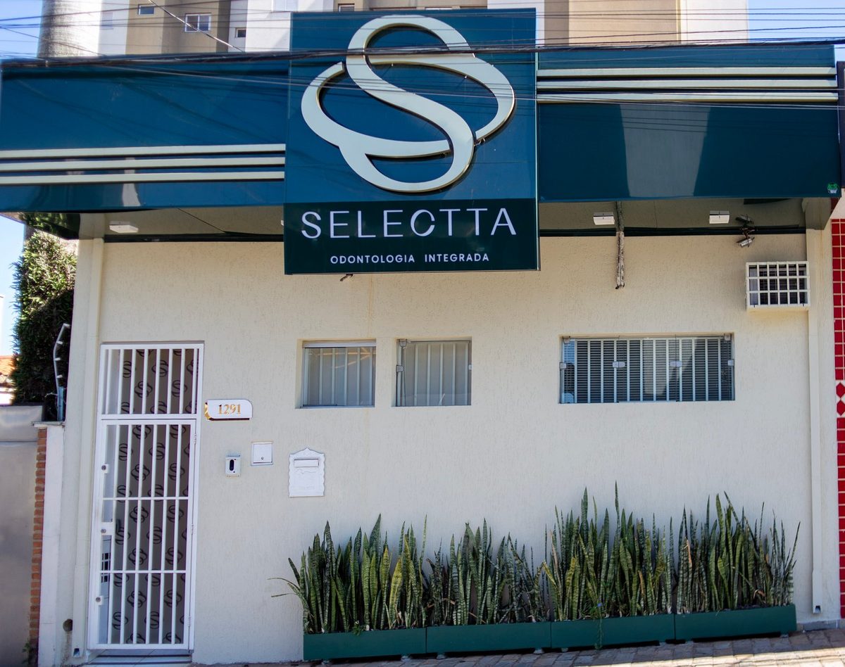 Fachada da Selectta Odontologia na Av. Dr. Carlos Botelho, 1291